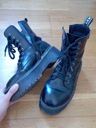 Botas militares 38 de segunda mano por 4 EUR en Barcelona en WALLAPOP