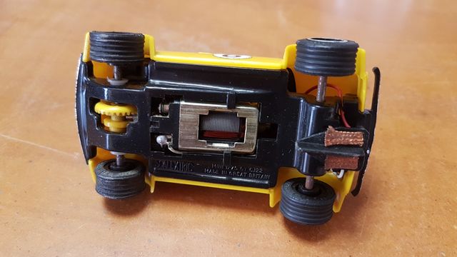 Scalextric C122 Mini 1275 GT Amarillo