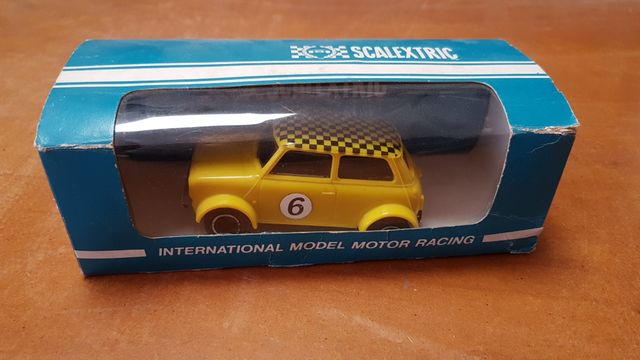Scalextric C122 Mini 1275 GT Amarillo