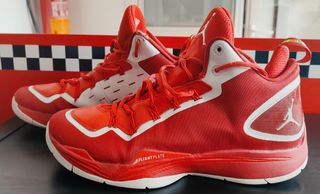 Zapatillas usadas por Michael Jordan establecen récord de venta - UNANIMO  Deportes