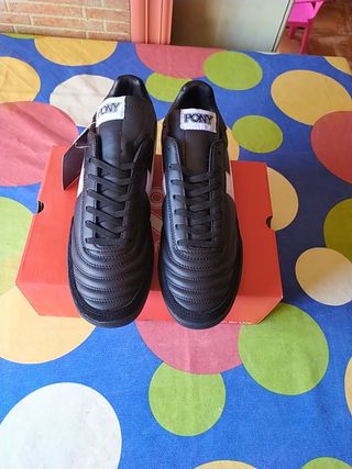 Botas futbol pony n. 44 de segunda mano por 10 EUR en Elda en WALLAPOP