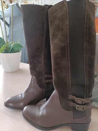 Botas Altas de segunda mano por 20 EUR en Las Ventas de Retamosa en WALLAPOP