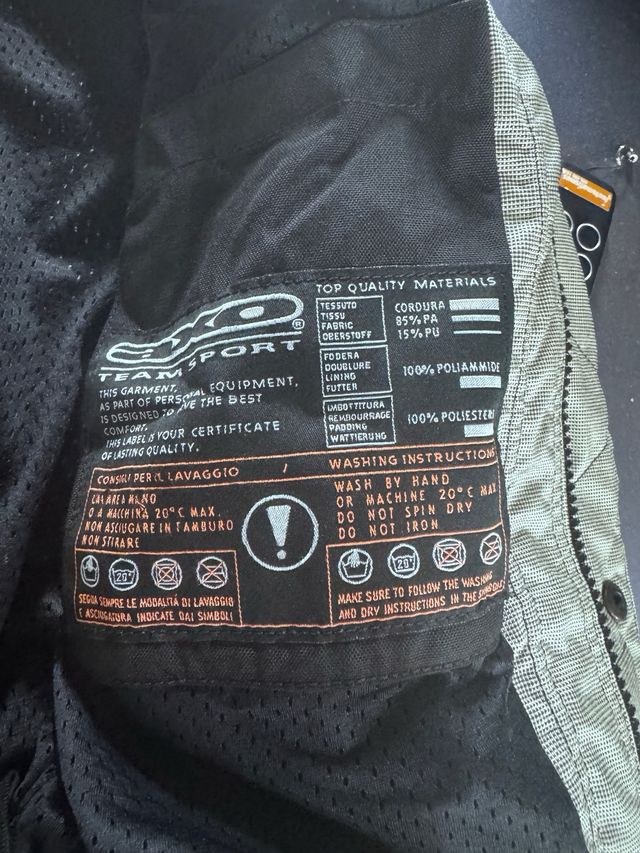 2 Trajes moto a juego AXO