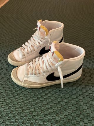 Nike blazer mid 77 de segunda mano por 45 EUR en Encinar de Los Reyes en  WALLAPOP
