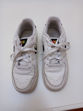 Zapatillas chico.Nike air force 1.Talla 38 de segunda mano por 15 EUR en  Alcázar de San Juan en WALLAPOP
