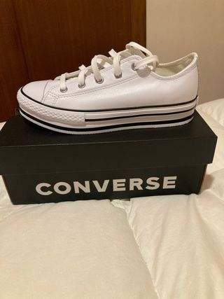 Converse cuero blancas plataforma sin estrenar de segunda mano por 45 EUR  en Valencia en WALLAPOP