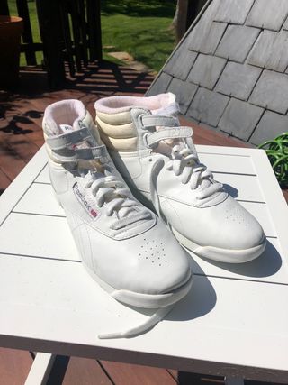 Botas Reebok 90s originales. Nuevas. T39 de segunda mano por 20 EUR en Sant  Cugat del Vallès en WALLAPOP