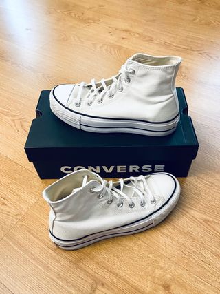 Converse plataforma 37,5 de segunda mano por 62 EUR en Madrid en WALLAPOP