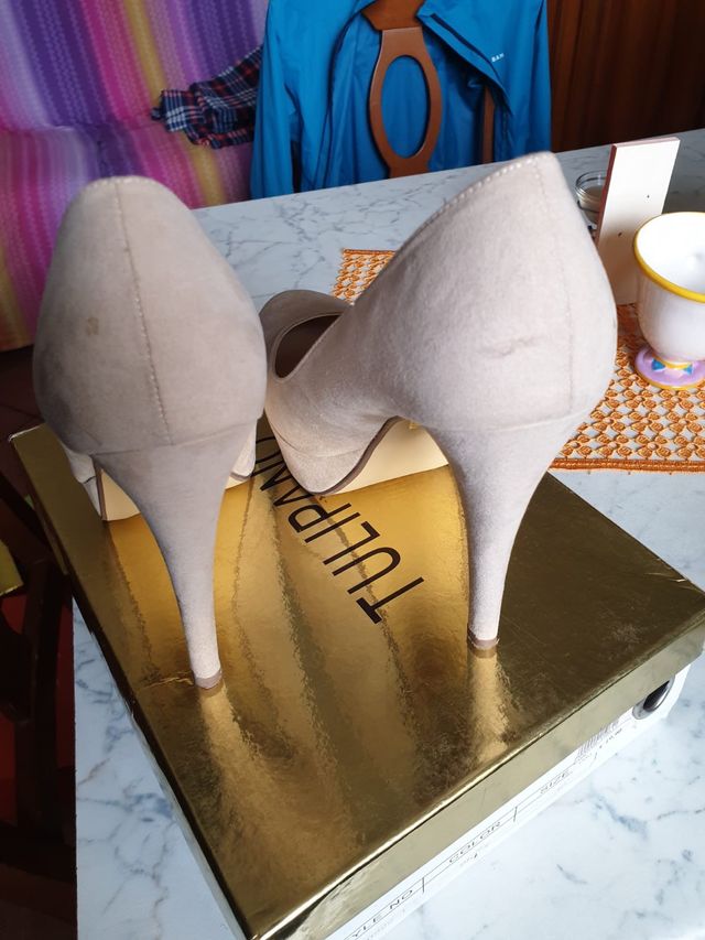 Tulipano scarpe scamosciate beige (size 40)