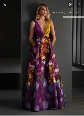 Vestido fiesta largo de Manu Garcia de segunda mano por 800 EUR en Zaragoza  en WALLAPOP