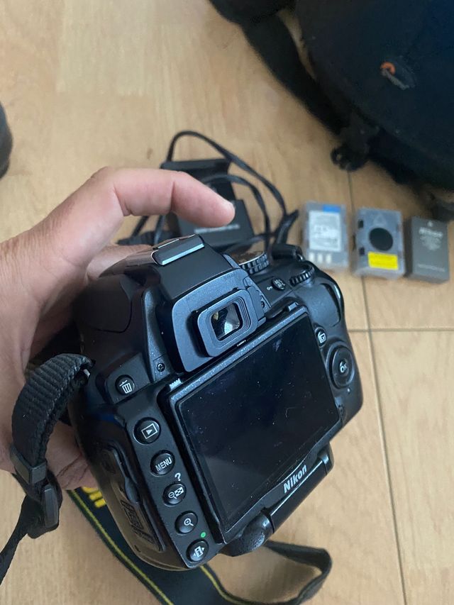 Nikon D5000