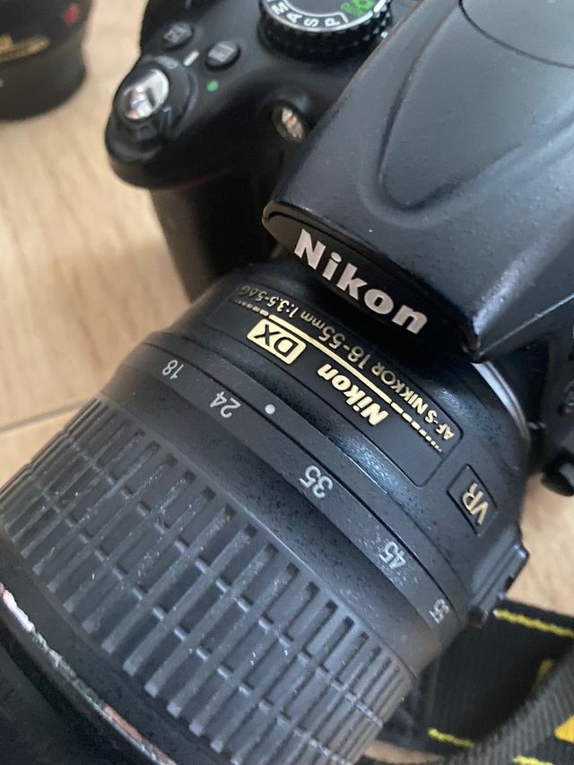 Nikon D5000