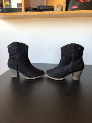 Botines ante negros Xti Territory de segunda mano por 12 EUR en El Prat de  Llobregat en WALLAPOP