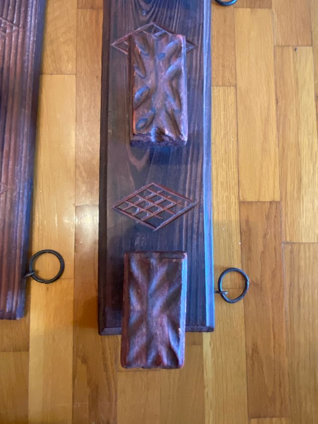 Conjunto de perchas madera