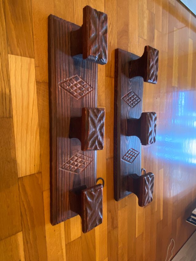 Conjunto de perchas madera