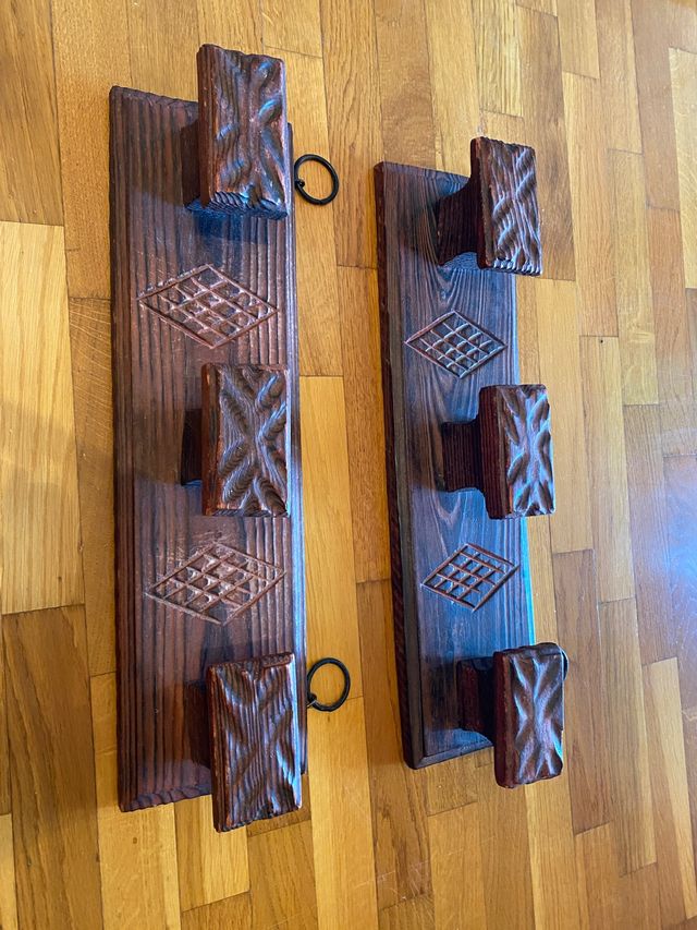 Conjunto de perchas madera