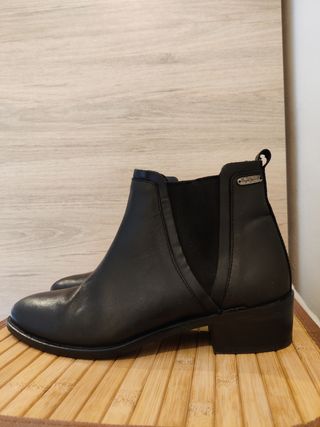 Botines negros mujer Pepe Jeans de segunda mano por 25 EUR en Barcelona en  WALLAPOP