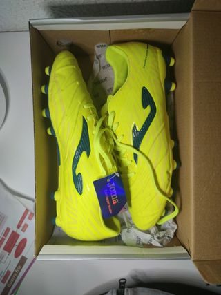 Botas de Fútbol - Tienda de fútbol Factory