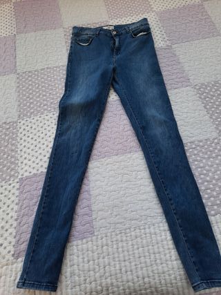 Pantalón vaquero mujer talla 40 marca Mango de segunda mano por 10 EUR en  Alcázar de San Juan en WALLAPOP