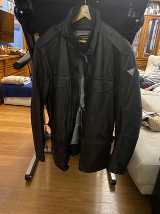 Dainese chaqueta moto piel sin estrenar de segunda mano por 299 EUR en  Valencia en WALLAPOP