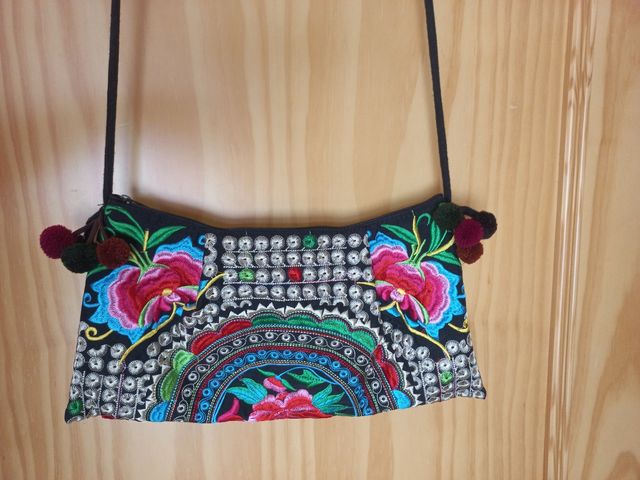 Bolso étnico bordados