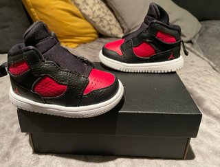 Zapatos bambas zapatillas Nike Bebé de segunda mano por 10 EUR en Esplugues  de Llobregat en WALLAPOP
