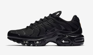 Nike TN Tuned 1 Negras ( 43 ) de segunda mano por 70 EUR en Barcelona en  WALLAPOP