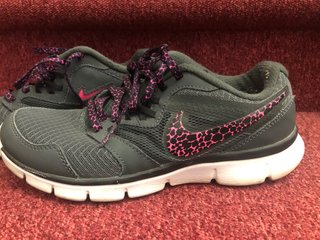 Zapatillas mujer Nike estampado leopardo de segunda mano por 20 EUR en  Bilbao en WALLAPOP