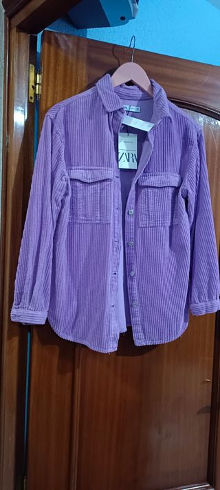 Chaqueta de pana morada niña de segunda mano por 10 EUR en Getafe en  WALLAPOP