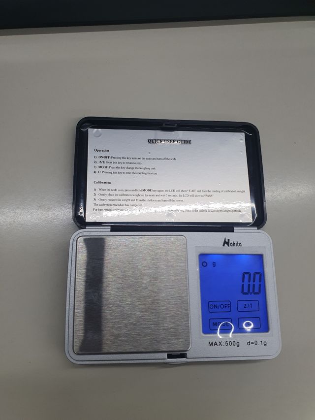 Mini balanza NAHITA 500 g.