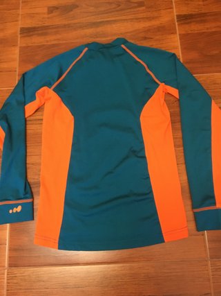 Camiseta térmica Decathlon 10 años 133-142 cms de segunda mano por 6 EUR en  El Álamo en WALLAPOP