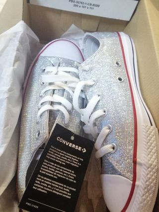 Converse All Star brillo plata t 37 europa de segunda mano por 32 EUR en  Olesa de Montserrat en WALLAPOP