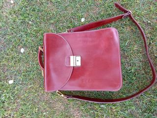 Bolso organizador de hombre cuero de segunda mano por 20 EUR en Salamanca  en WALLAPOP