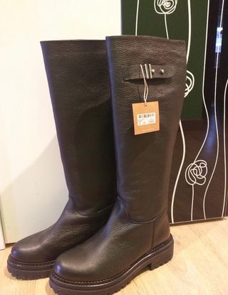 Botas altas piel mujer nuevas Nº 39 de segunda mano por 40 EUR en Zaragoza  en WALLAPOP