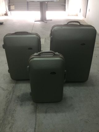 3 MALETAS de segunda mano por 60 EUR en Binéfar en WALLAPOP
