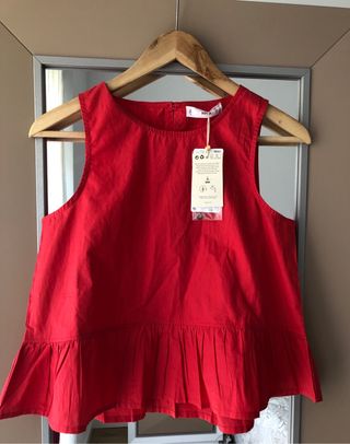 Blusa roja Mango de segunda mano por 4 EUR en Los Tomillares en WALLAPOP