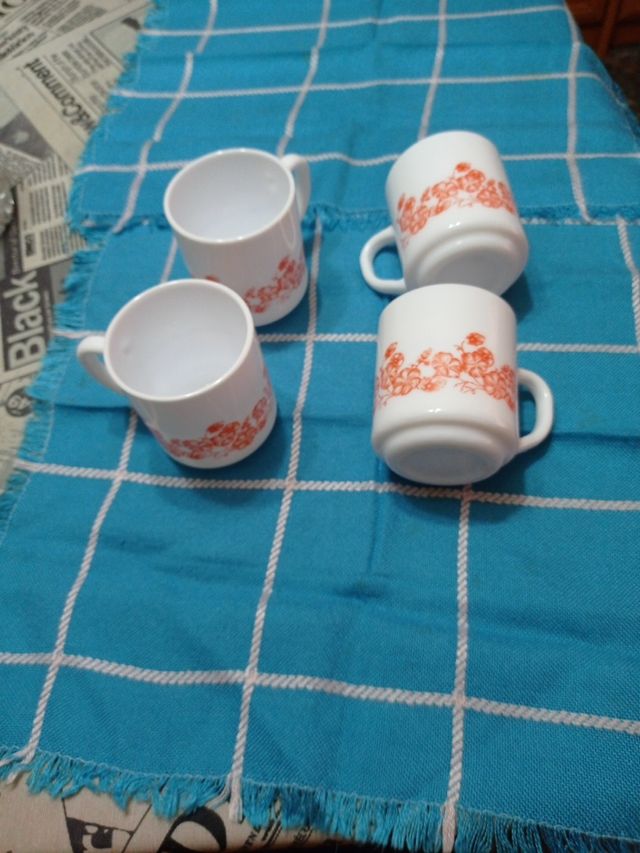4 Tazas grandes ARCOPAL flores vintage