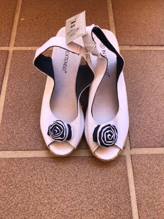 Sandalias esparto cuña blancas de segunda mano por 8 EUR en España en  WALLAPOP