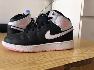 AIR JORDAN NEGRA ROSA ORIGINAL de segunda mano por 50 EUR en Hoya Bravo en  WALLAPOP
