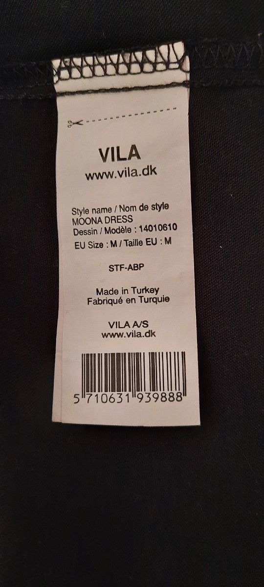 Vestido negro con estampado. Vila. Talla M