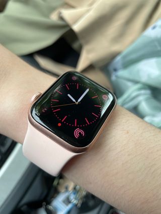 Apple Watch 4 de segunda mano por 150 EUR en Santiago de Compostela en  WALLAPOP