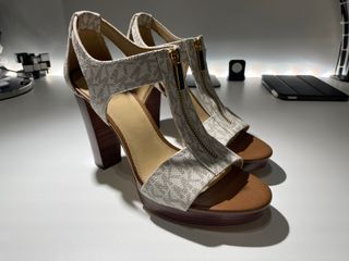 Zapatos Michael Kors Mujer talla 39 (8M) de segunda mano por 70 EUR en  Madrid en WALLAPOP