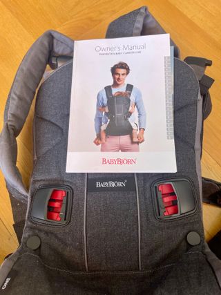 Mochila bebe Baby Bjorn One de segunda mano por 70 EUR en Madrid en WALLAPOP