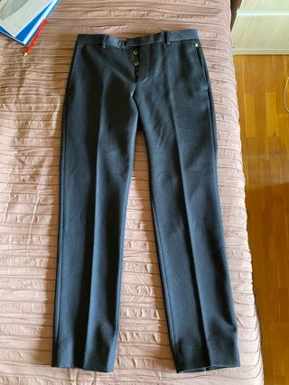 Pantalón GUCCI de segunda mano por 200 EUR en Sant Andreu de la Barca en  WALLAPOP