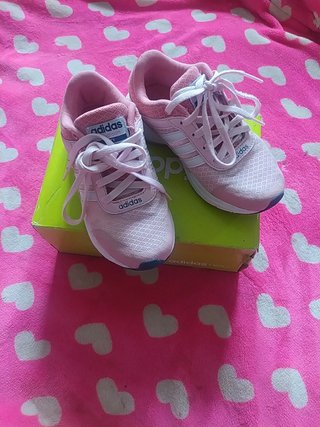 Zapatillas Adidas talla 29 de segunda mano por 5 EUR en Logroño en WALLAPOP