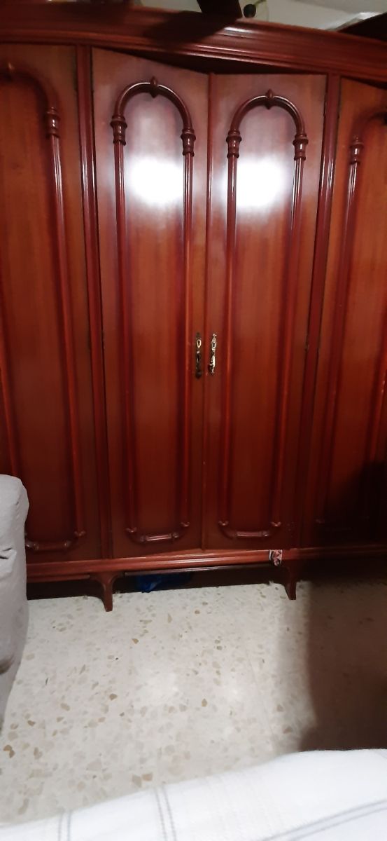 Armario antiguo 6 puertas