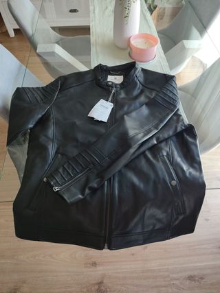 Cazadora Simulación Cuero Springfield de segunda mano por 40 EUR en Mérida  en WALLAPOP
