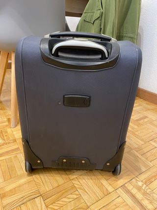 Maleta de cabina de segunda mano por 25 EUR en Madrid en WALLAPOP