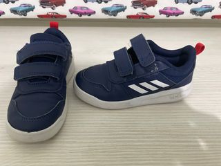 Zapatillas Adidas talla 25\\'5 de segunda mano por 5 EUR en Colmenar Viejo  en WALLAPOP