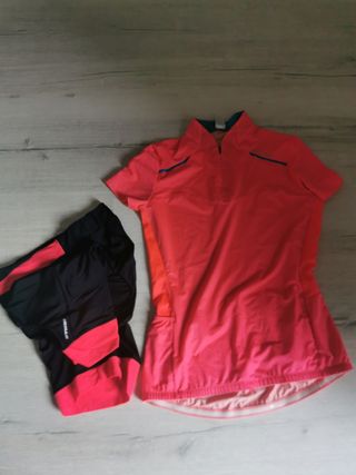 Conjunto culote y maillot Btwin de segunda mano por 15 EUR en Mejorada del  Campo en WALLAPOP